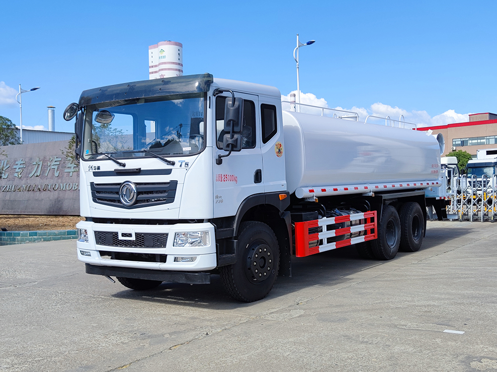 東風(fēng)華神-16.3立方型綠化噴灑車(chē)